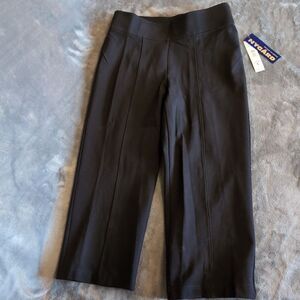 Peter Nygard Women's Small Black Stretch Capri NWT
